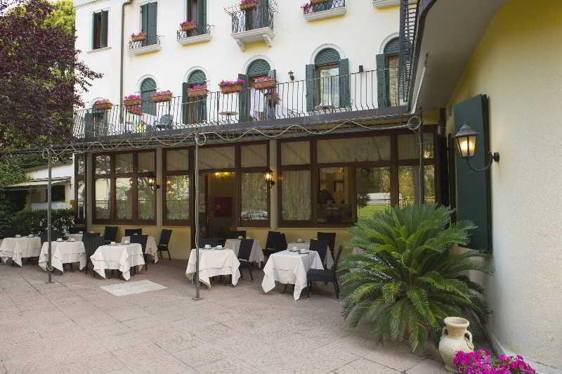 Hotel Villa Edera Venedig-Lido Exteriör bild