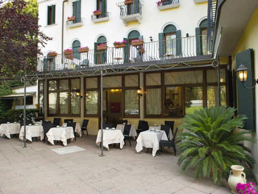 Hotel Villa Edera Venedig-Lido Exteriör bild