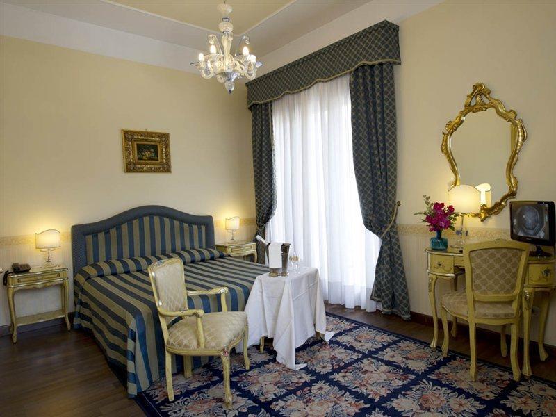 Hotel Villa Edera Venedig-Lido Exteriör bild